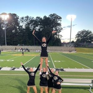 Meet your Posher, Leila